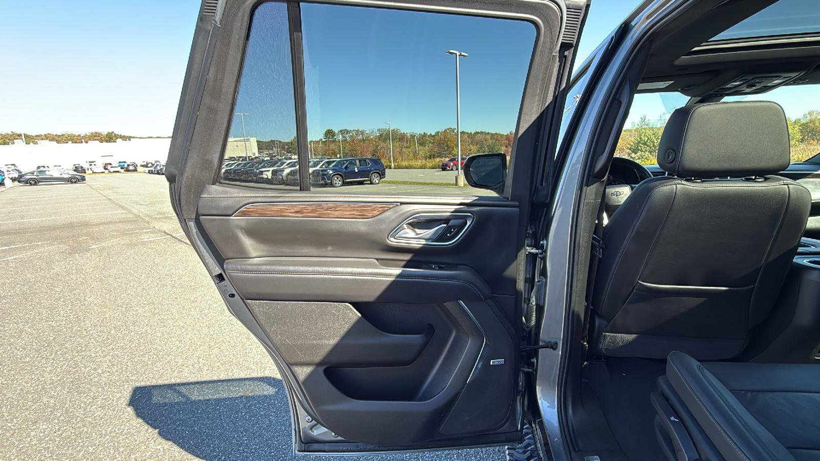 Used 2021 Chevrolet Tahoe Z71 image 24