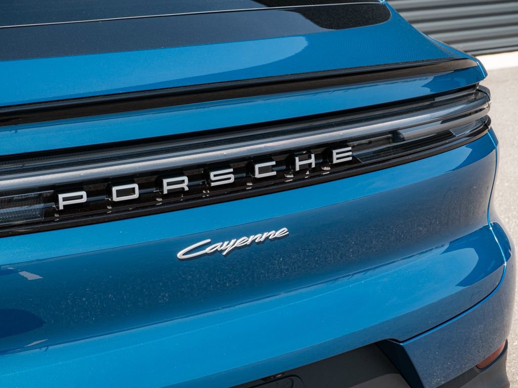 Certified 2025 Porsche Cayenne Coupe w/ Premium Package Plus image 39