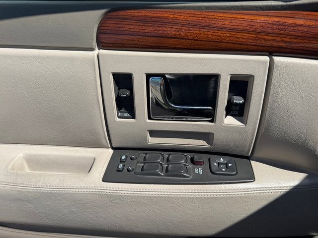 Used 1996 Cadillac Seville SLS image 40