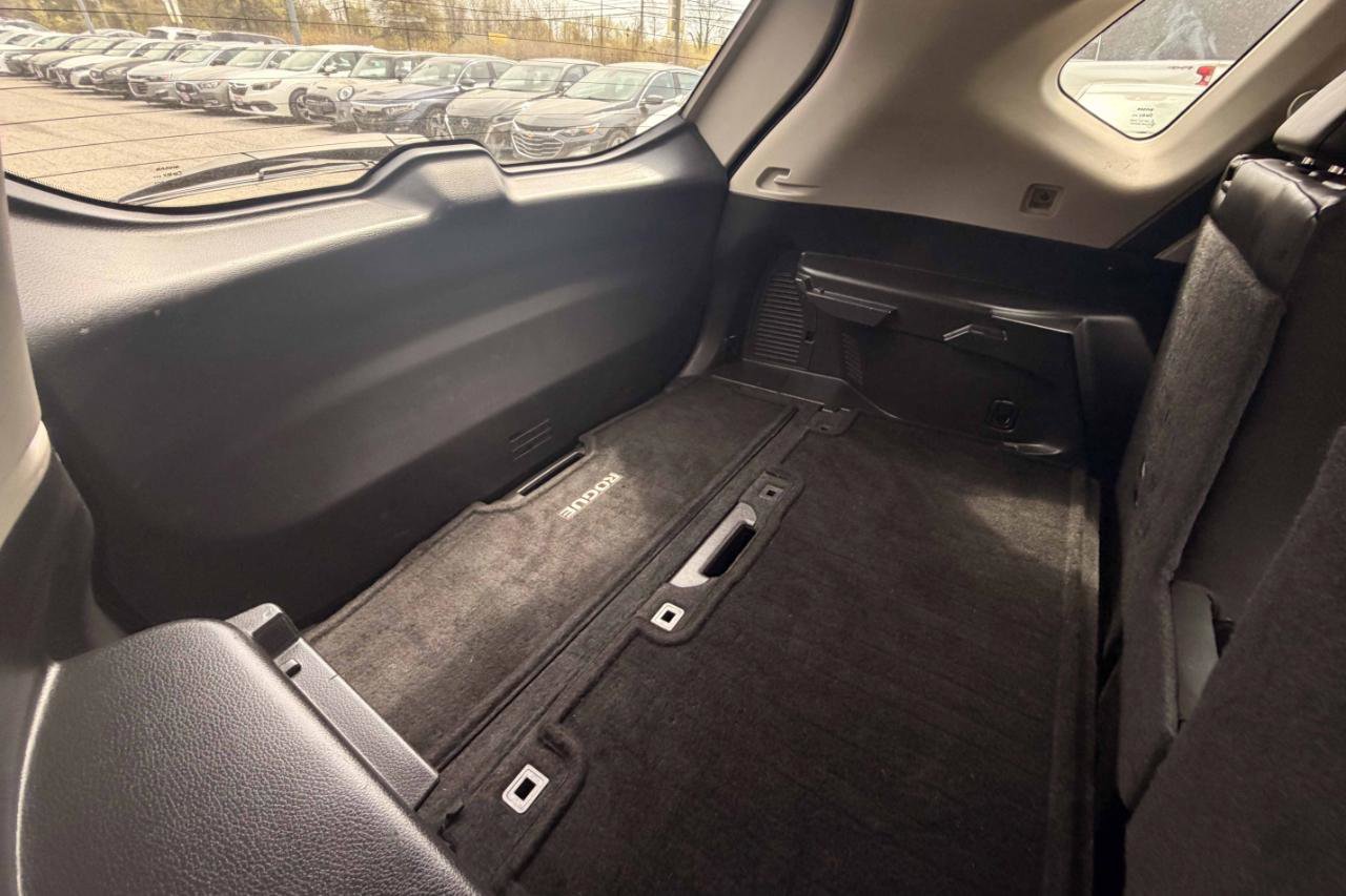 Used 2015 Nissan Rogue SL w/ SL Premium Package image 22