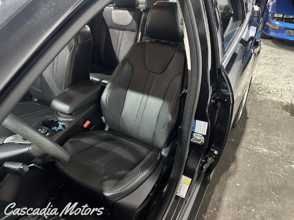 Used 2013 Ford Focus Titanium w/ Titanium Handling Pkg image 8