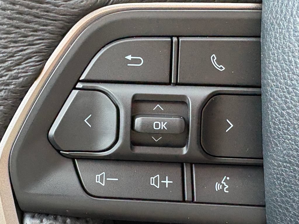 Used 2024 Toyota Tacoma TRD Sport AWD/4WD image 6
