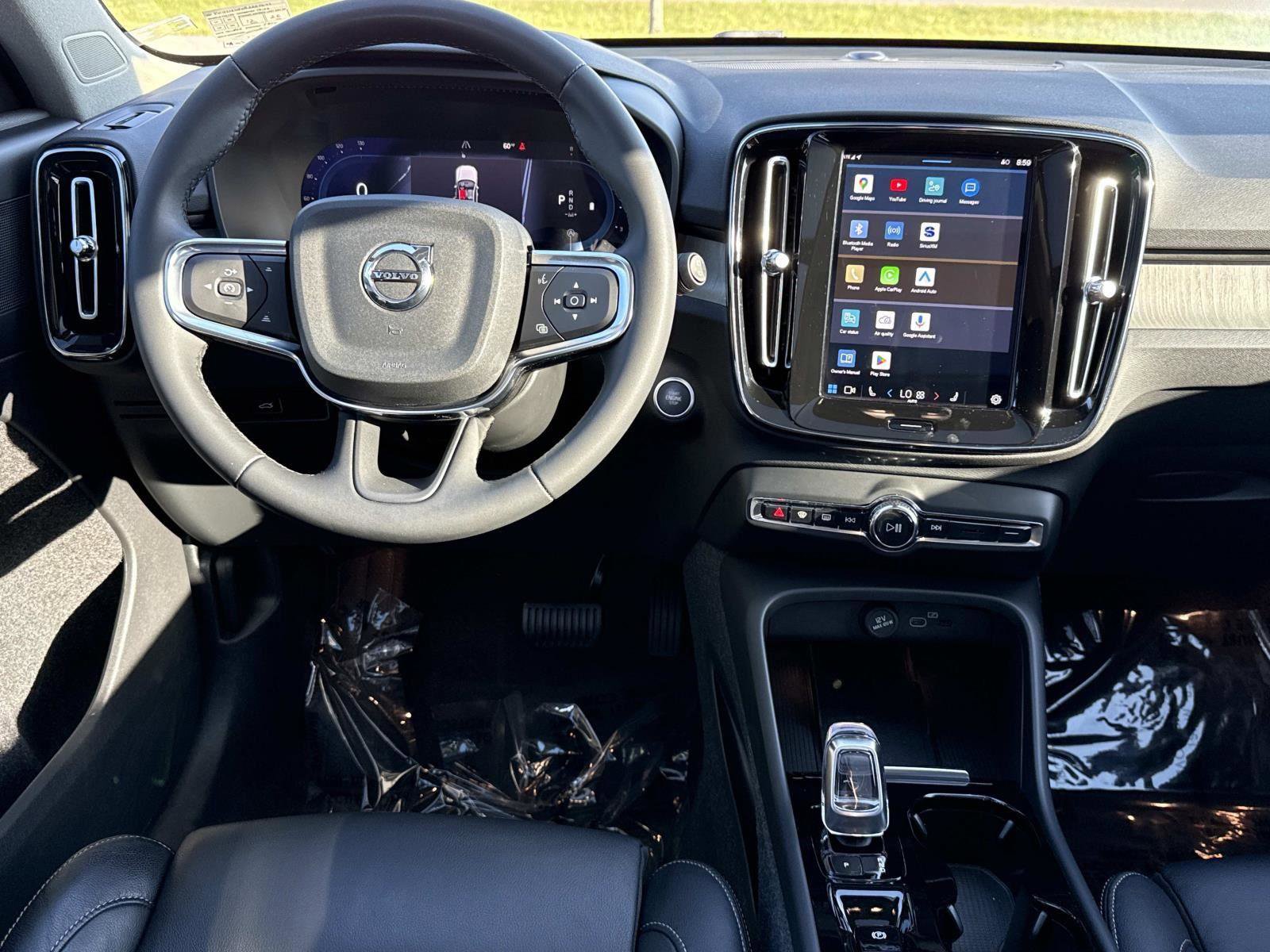 Used 2024 Volvo XC40 B5 Plus w/ Protection Package Premier image 2