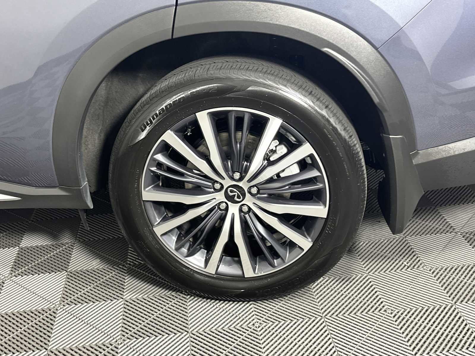 Used 2025 INFINITI QX60 Sensory AWD/4WD image 29