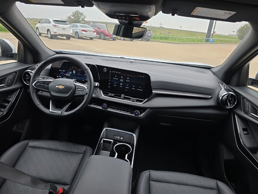 Used 2025 Chevrolet Equinox LT w/ Convenience Package II image 11