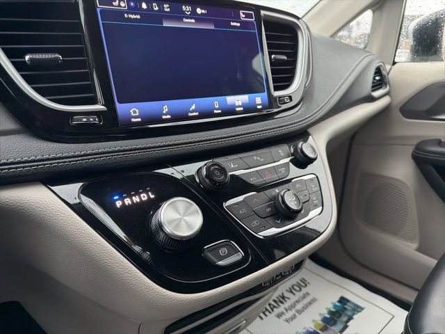 Used 2023 Chrysler Pacifica Touring-L FWD image 38