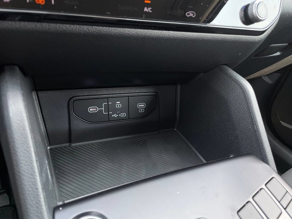 New 2026 Kia Sportage LX FWD image 19