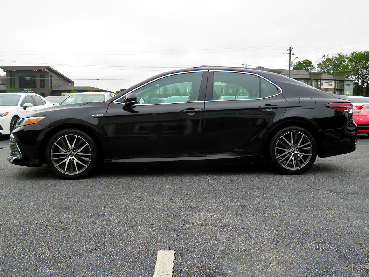 Used 2021 Toyota Camry XLE image 10