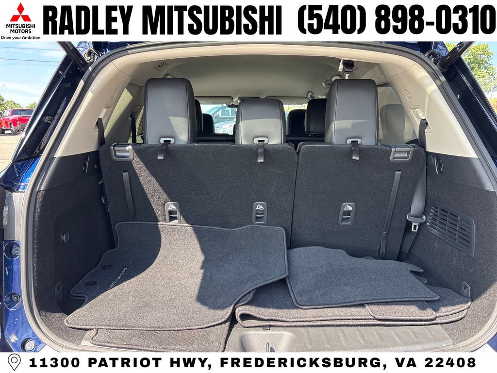 Used 2023 Nissan Pathfinder SL AWD/4WD image 15