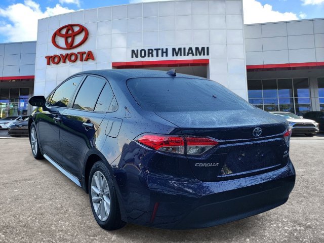 Used 2024 Toyota Corolla LE w/ LE Convenience Package FWD image 3