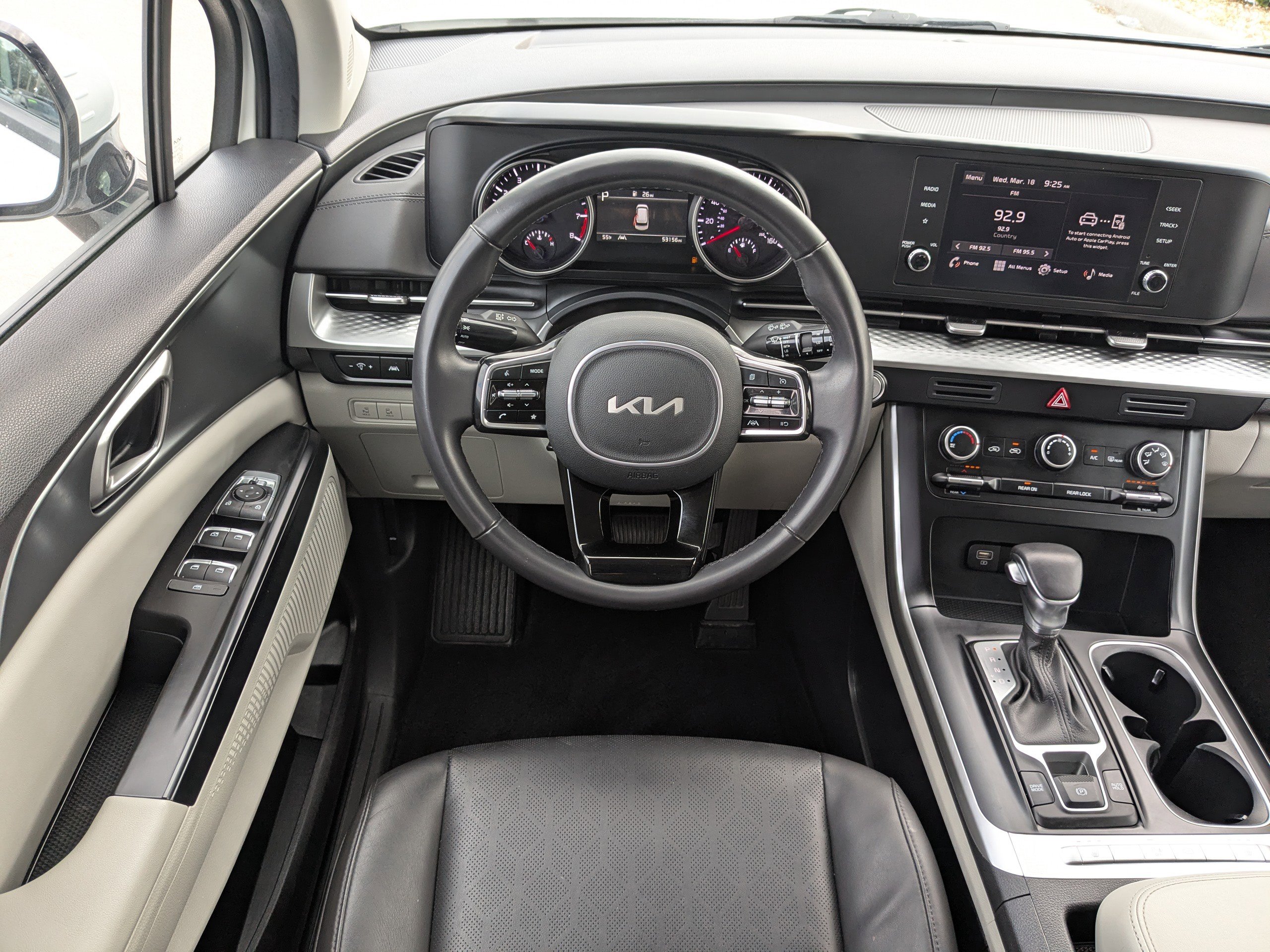 Used 2024 Kia Carnival LX image 21