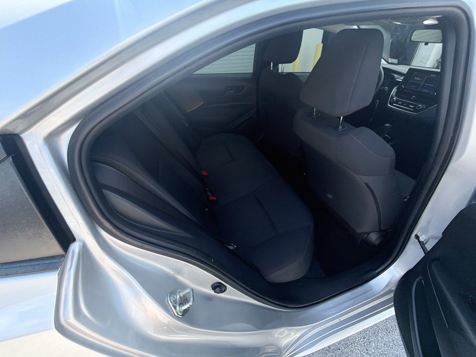 Used 2022 Toyota Corolla LE FWD image 27