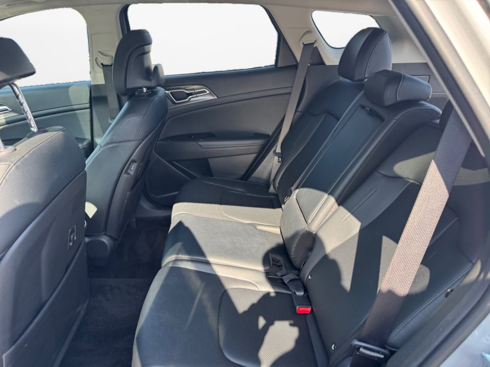 Used 2023 Kia Sportage SX FWD image 16