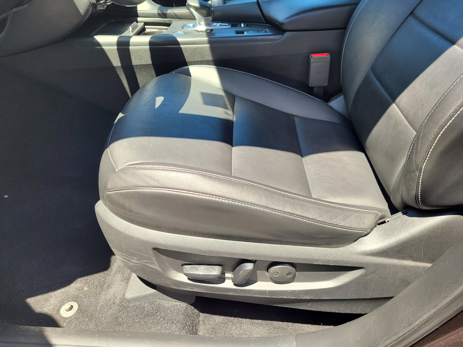 Used 2020 INFINITI QX50 Luxe w/ Navigation Package FWD image 26