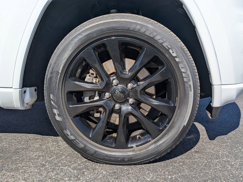 Used 2021 Jeep Grand Cherokee Laredo X image 12