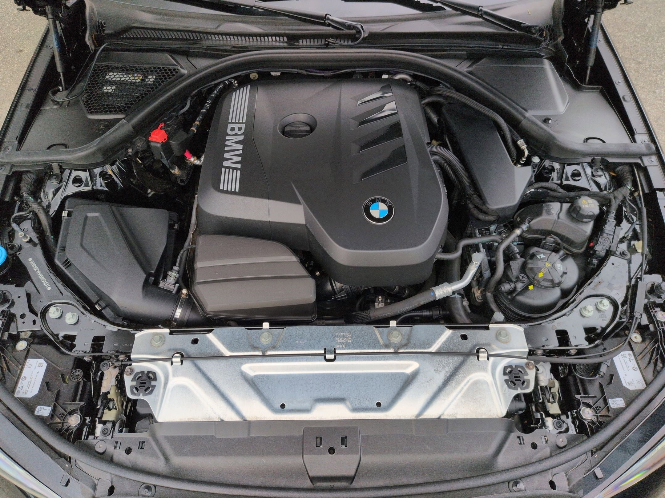 Used 2025 BMW 330i Sedan w/ M Sport Package image 34