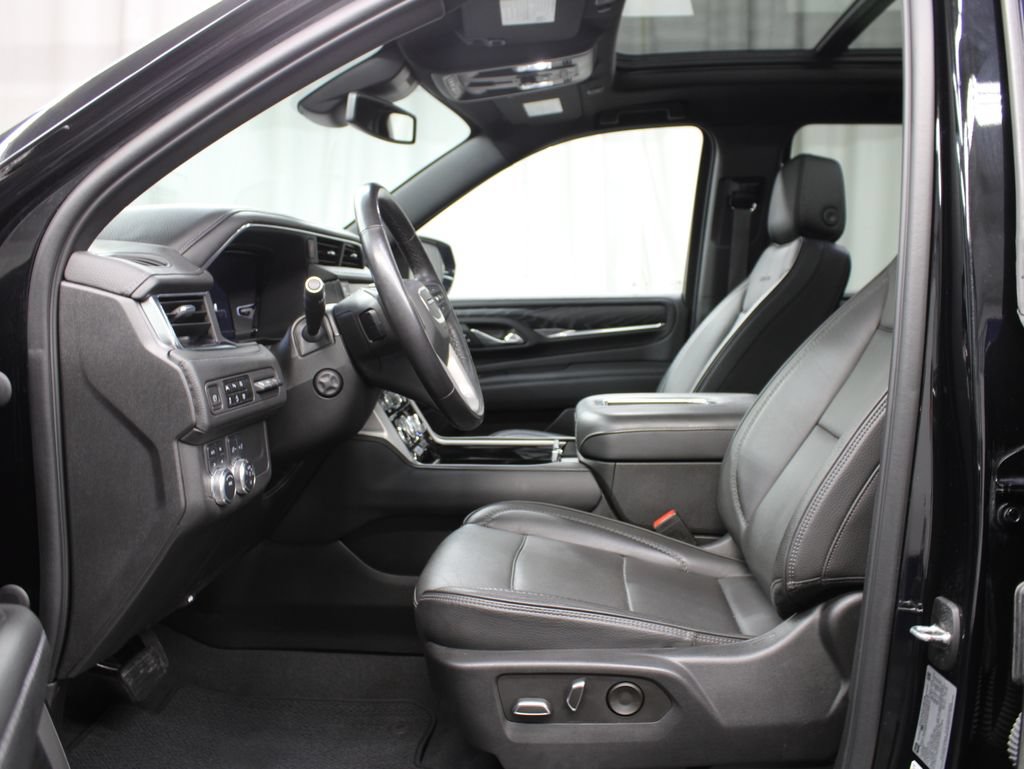 Used 2023 GMC Yukon XL Denali AWD/4WD image 15