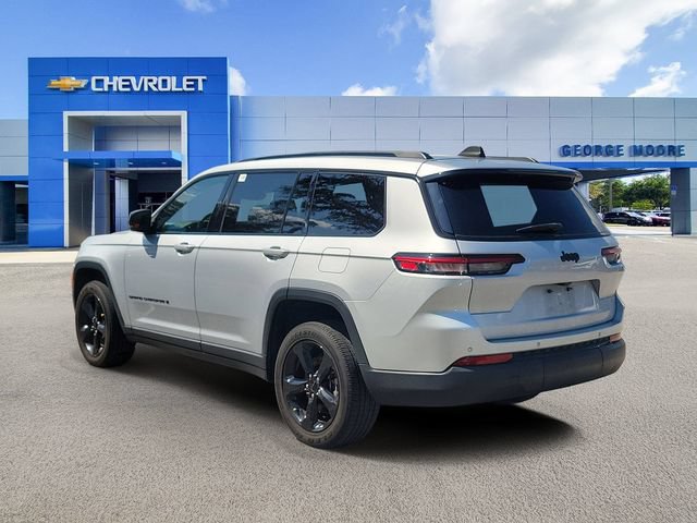 Used 2023 Jeep Grand Cherokee L Laredo RWD image 4