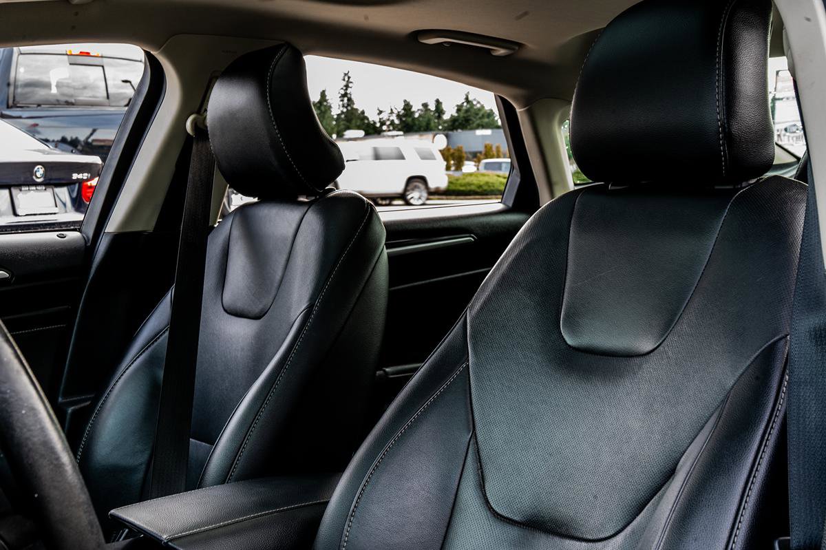 Used 2018 Ford Fusion Energi Titanium image 23