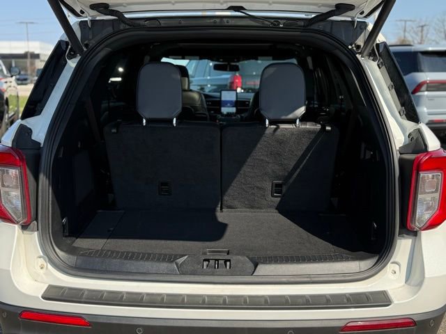 Used 2024 Ford Explorer ST w/ Equipment Group 401A image 24