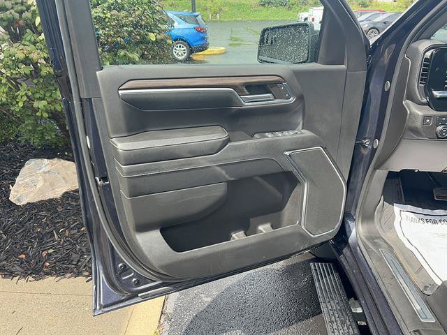 Used 2024 Chevrolet Silverado 1500 LT AWD/4WD image 11