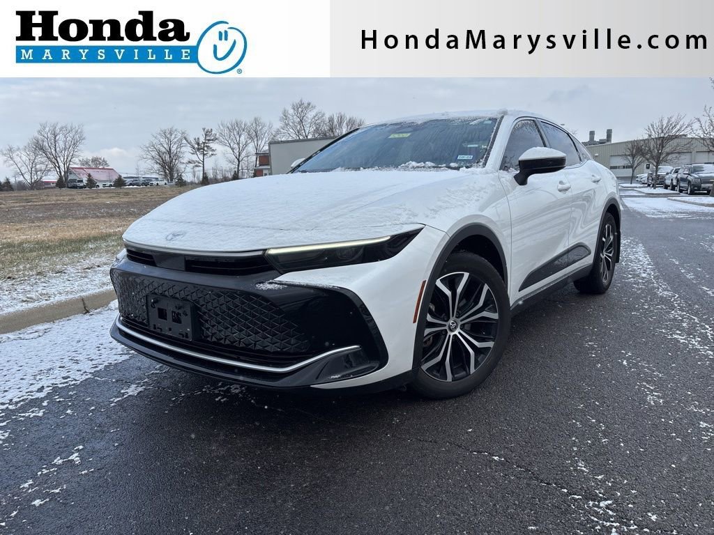 Used 2023 Toyota Crown XLE image 1