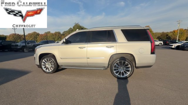Used 2017 Cadillac Escalade Luxury AWD/4WD image 8