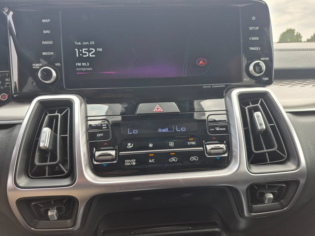 Certified 2023 Kia Sorento EX AWD/4WD image 10