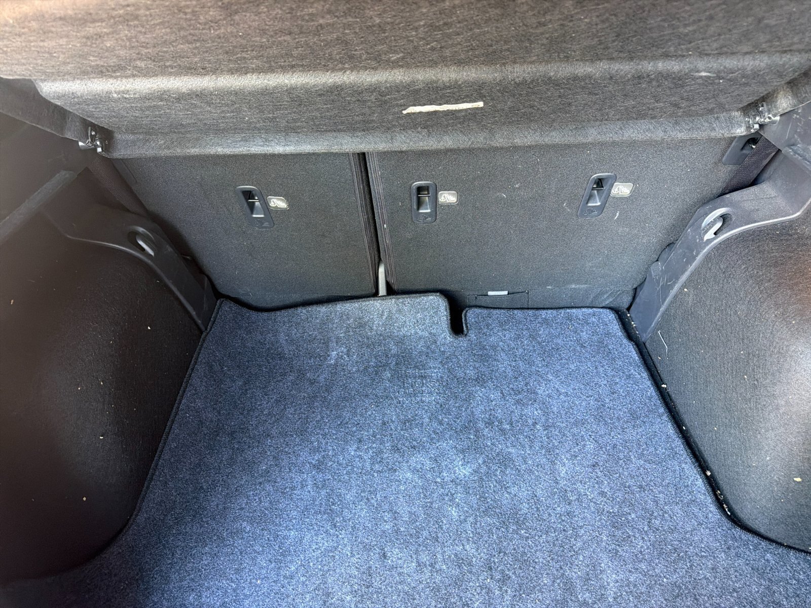Used 2019 Nissan Kicks SR w/ SR Premium Package FWD image 14