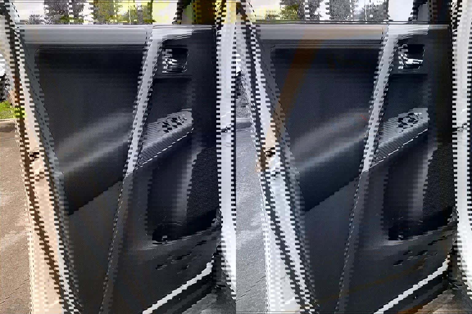 Used 2014 Toyota RAV4 XLE image 19