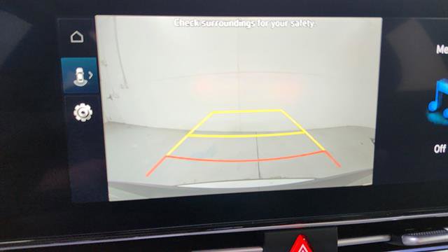Used 2025 Hyundai Elantra SEL FWD image 19