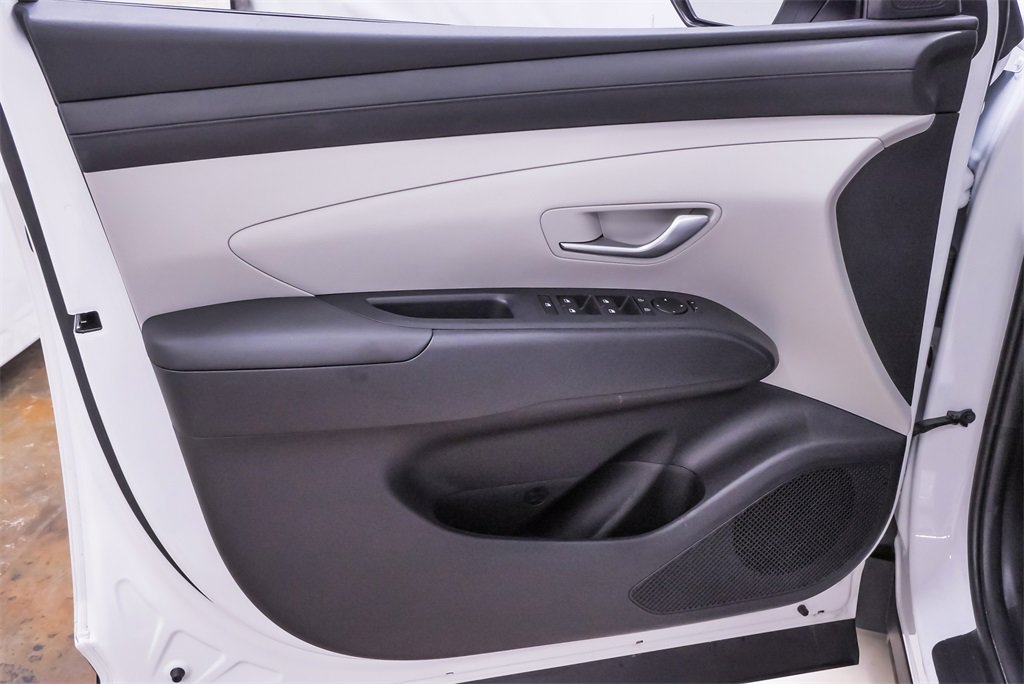 Certified 2025 Hyundai Tucson SE image 29