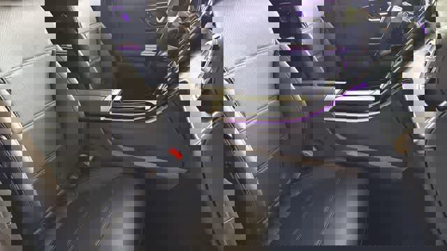 Used 2025 Mercedes-Benz GLC 300 4MATIC image 38