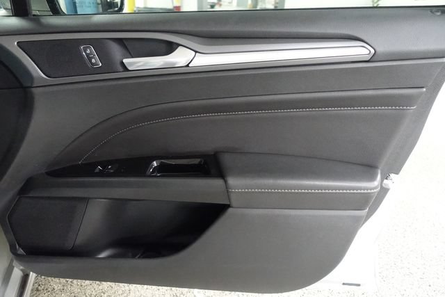 Used 2016 Ford Fusion Titanium FWD image 25