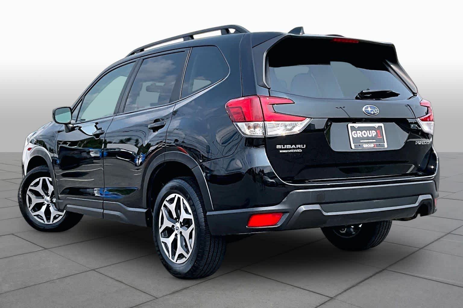 Used 2023 Subaru Forester Premium AWD/4WD image 12