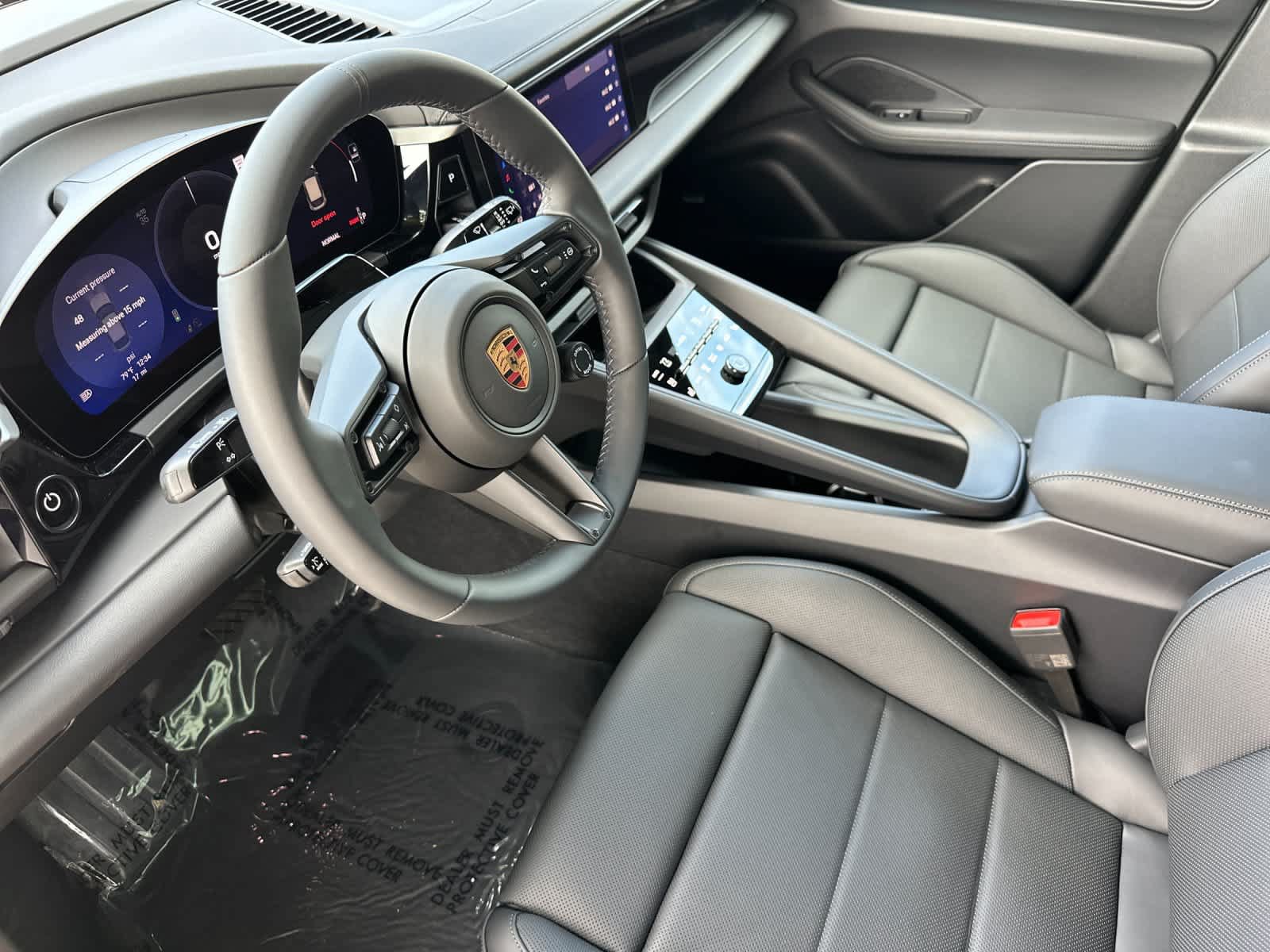 New 2026 Porsche Macan Electric RWD image 4