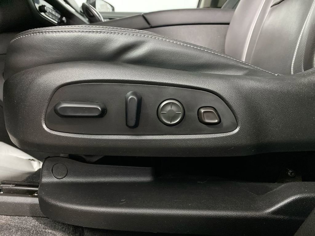 Used 2020 Buick Enclave Avenir w/ Avenir Technology Package image 12