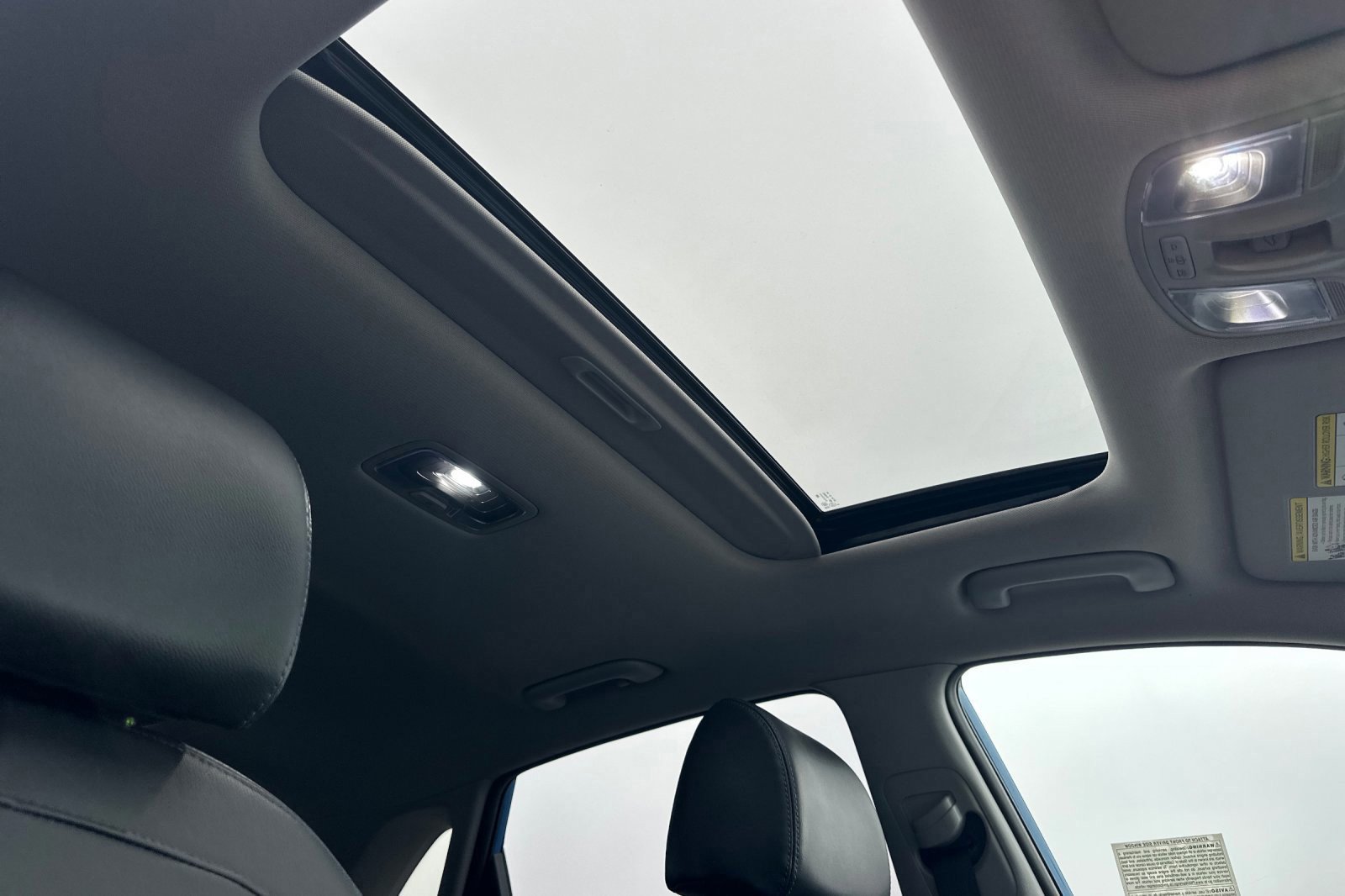 Used 2023 Hyundai Kona Limited w/ Cargo Package image 17