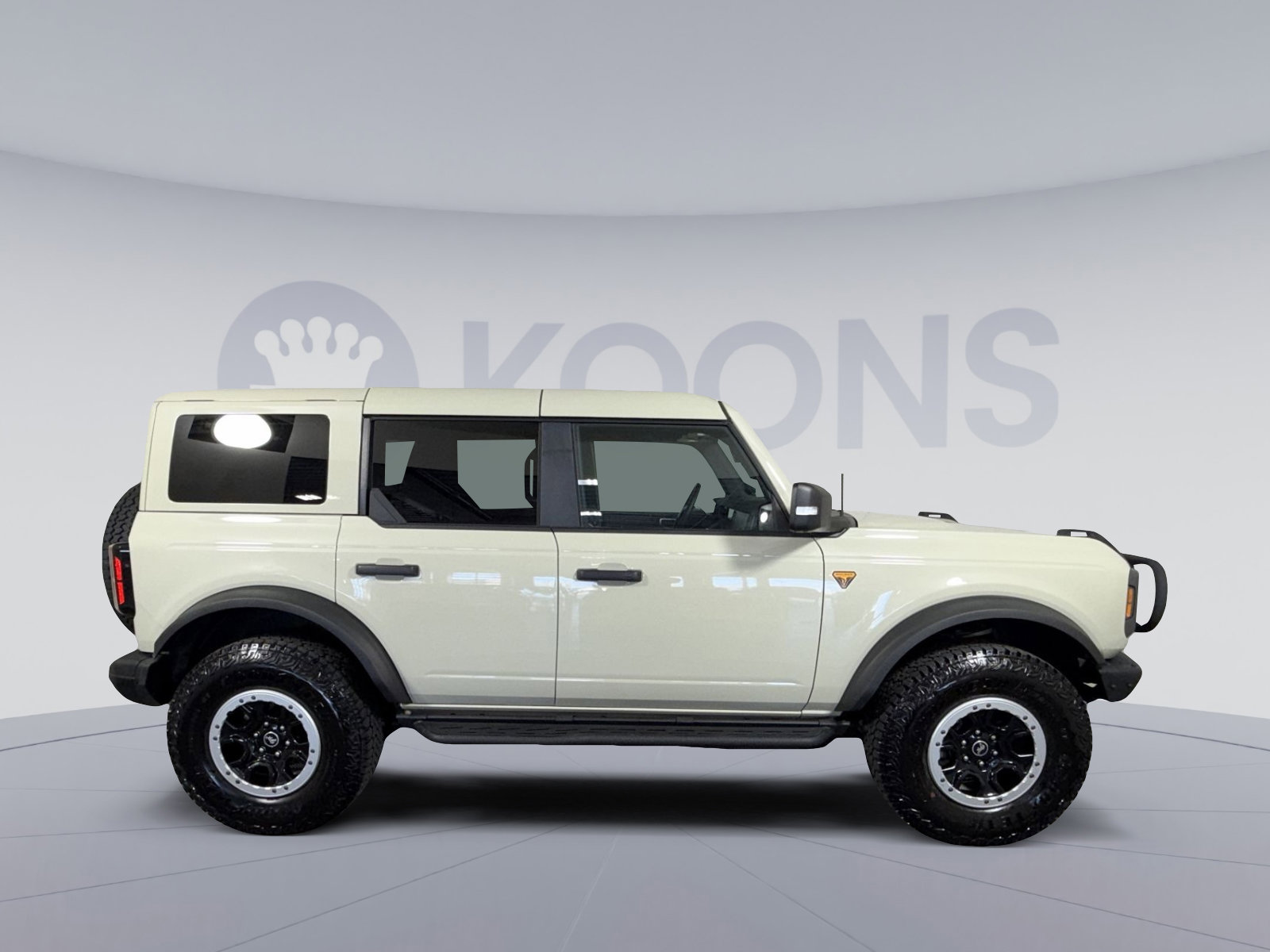 Used 2025 Ford Bronco Badlands image 8
