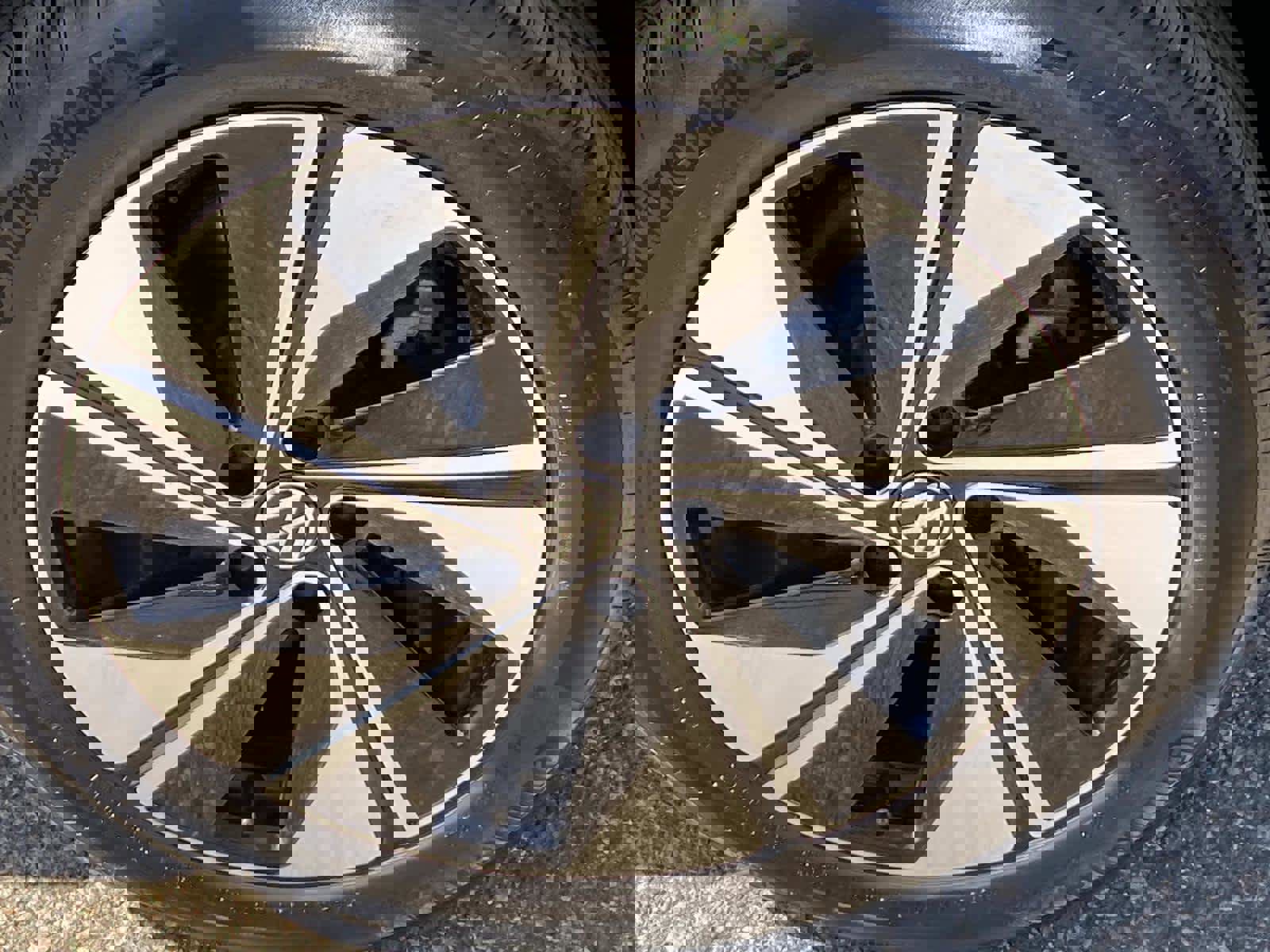 Used 2024 Volkswagen Taos SE image 25