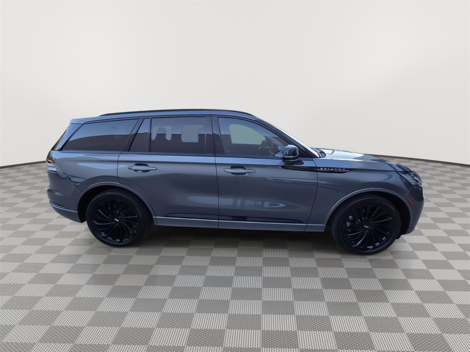 Used 2025 Lincoln Aviator Reserve w/ Equipment Group 201A image 4