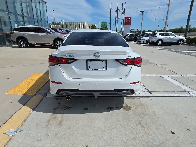 Used 2023 Nissan Sentra SR w/ SR Premium Package FWD image 5