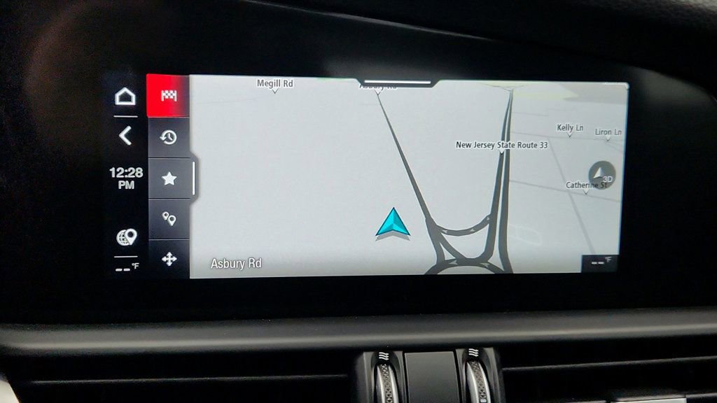 Used 2025 Alfa Romeo Giulia AWD w/ Veloce Package AWD image 20