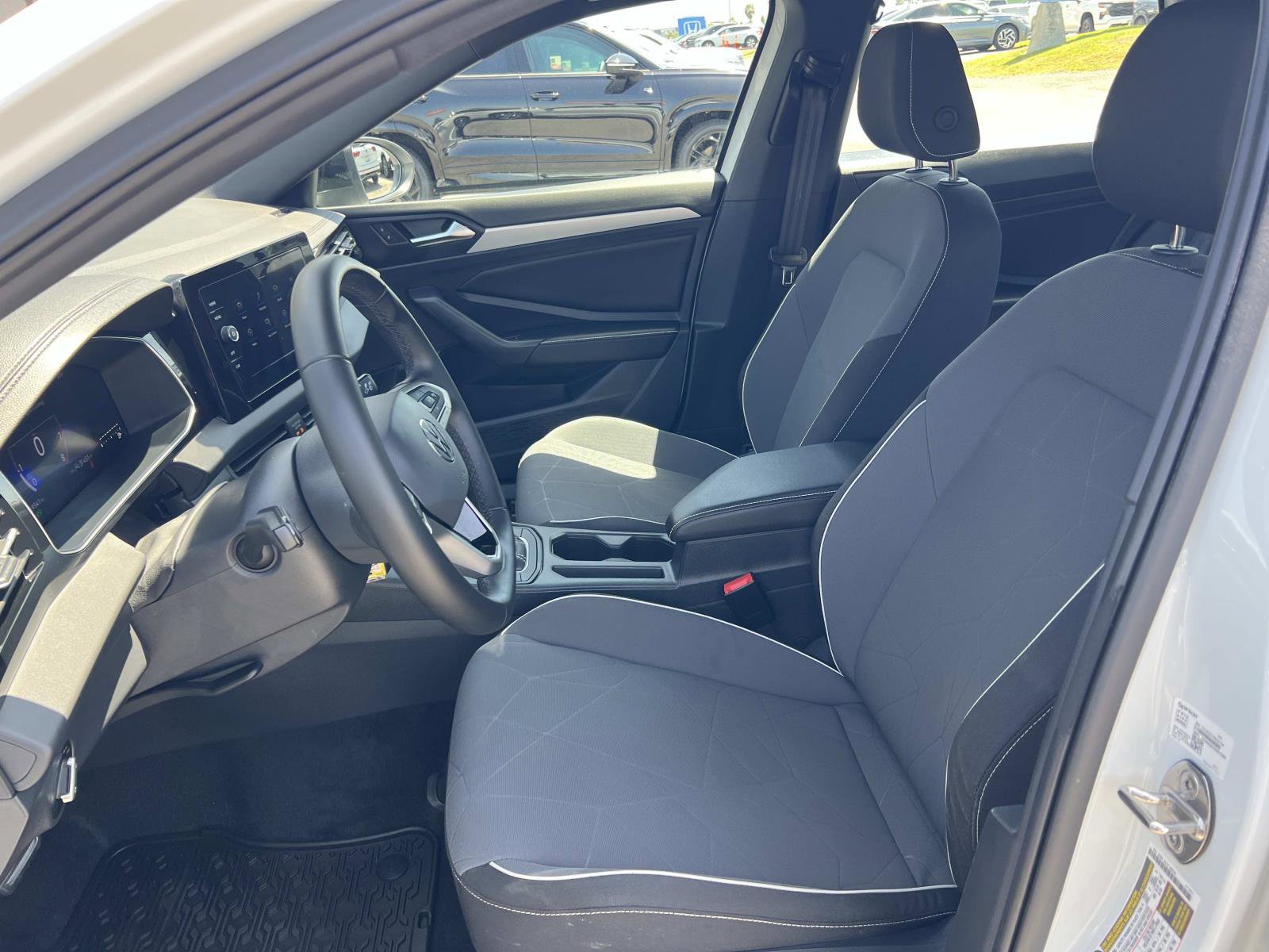 Used 2025 Volkswagen Jetta Sport image 18