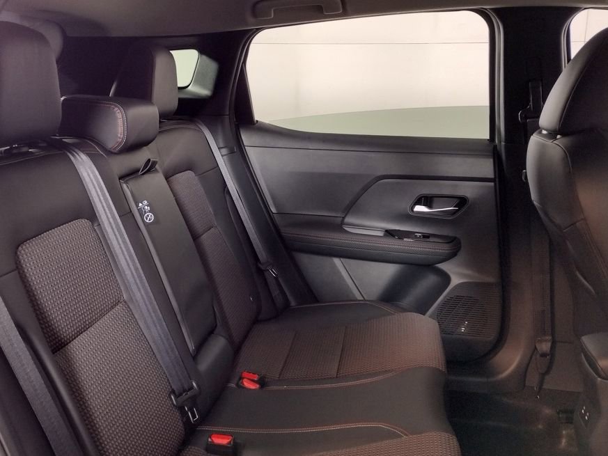 New 2025 Nissan Kicks SR image 10