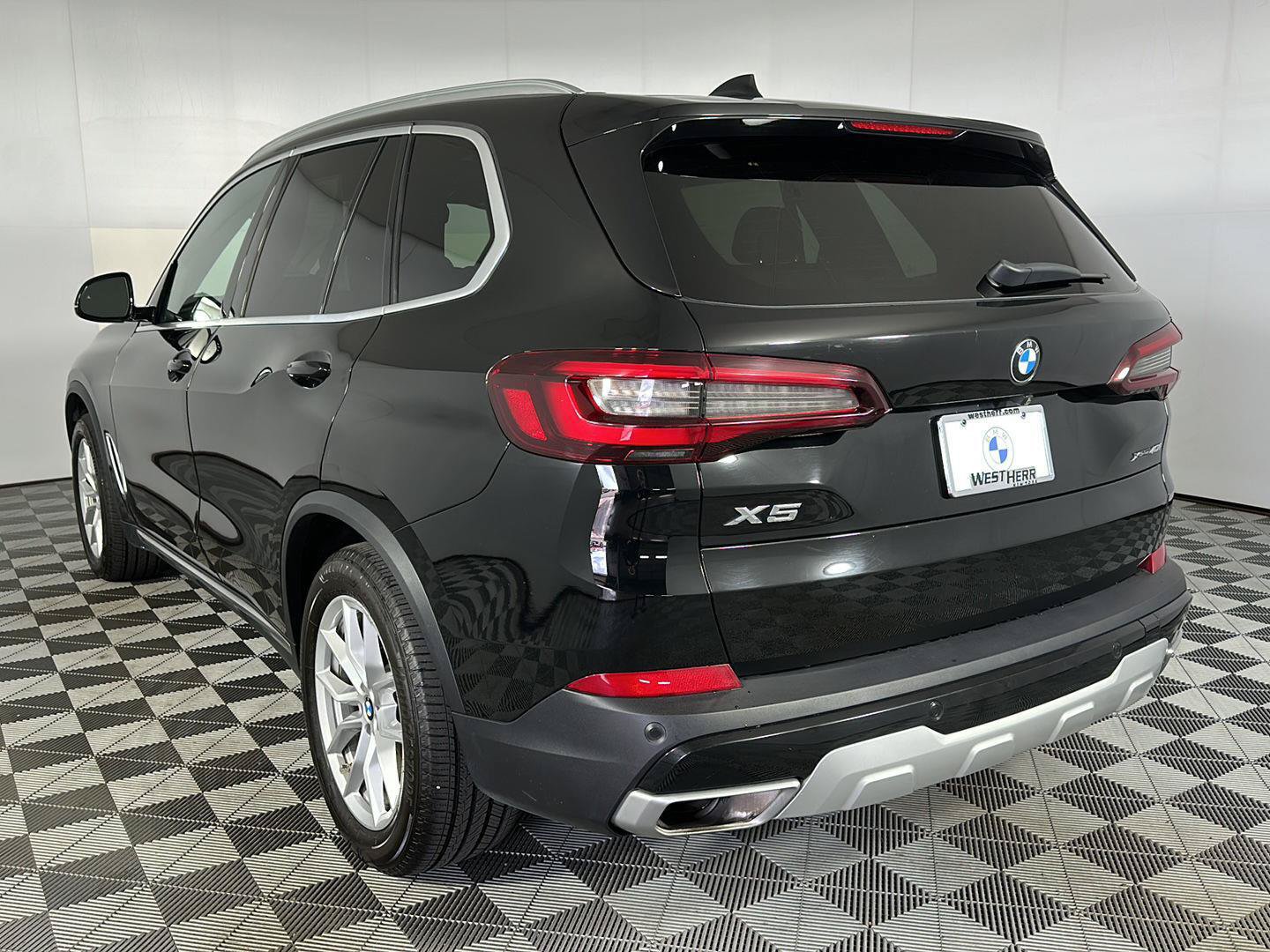 Used 2021 BMW X5 xDrive40i w/ Convenience Package AWD/4WD image 26