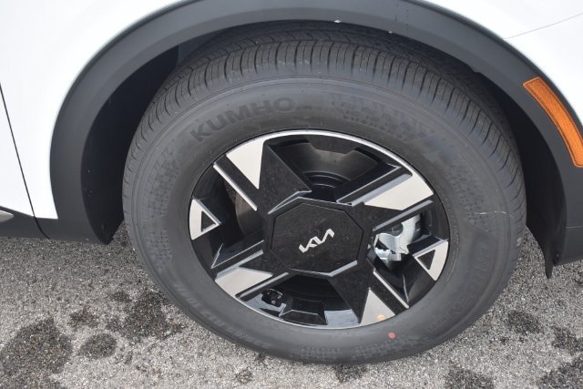 New 2027 Kia Sportage LX FWD image 12