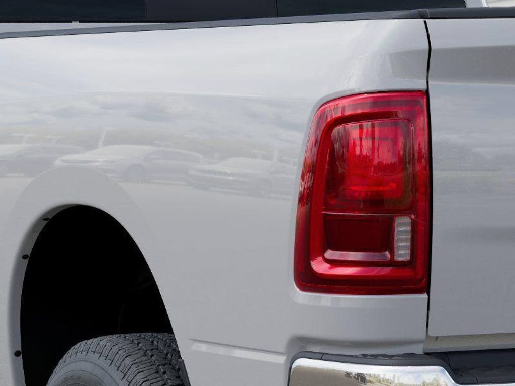 New 2026 RAM 3500 Tradesman AWD/4WD image 9