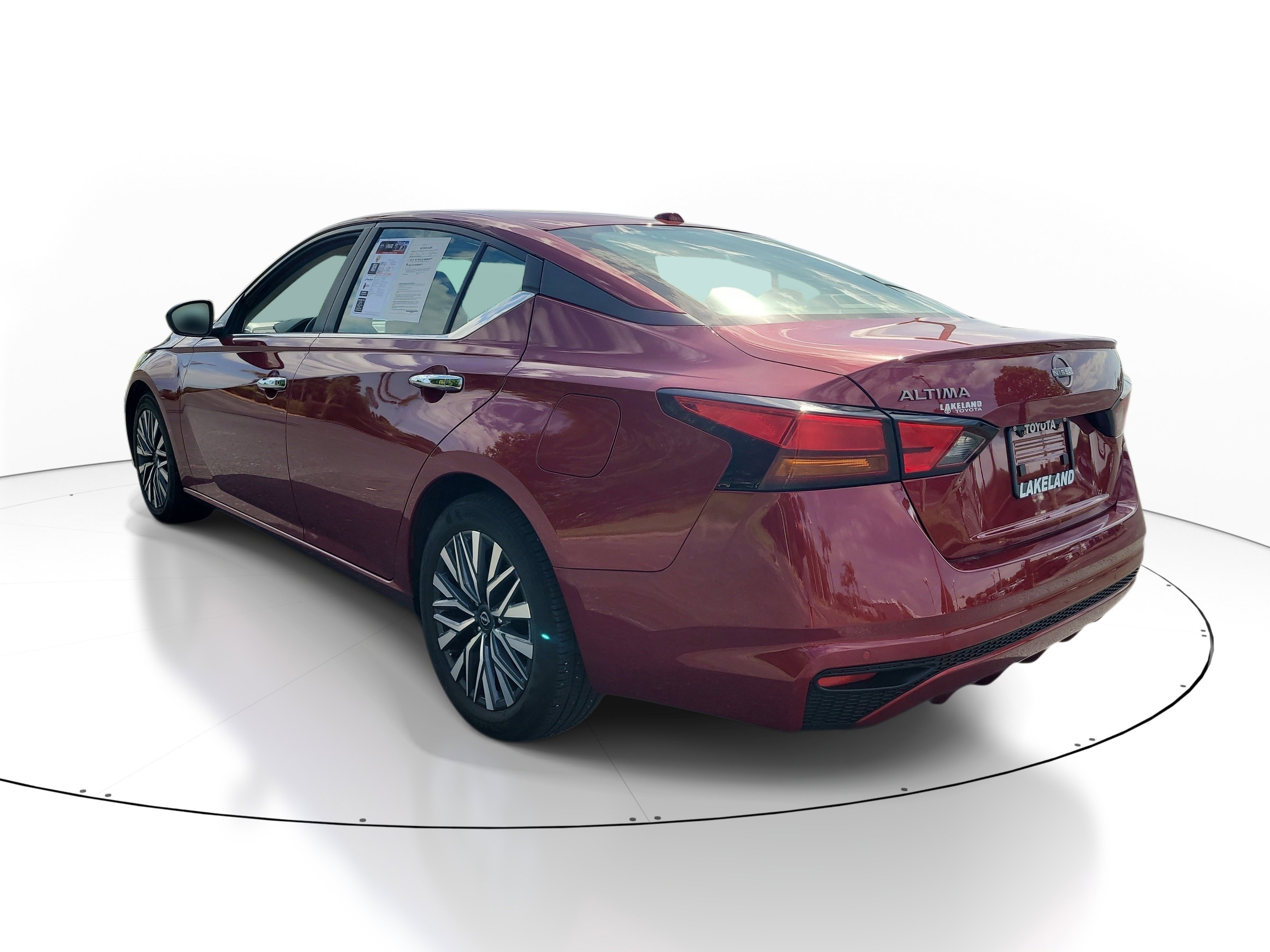 Used 2025 Nissan Altima 2.5 SV FWD image 7
