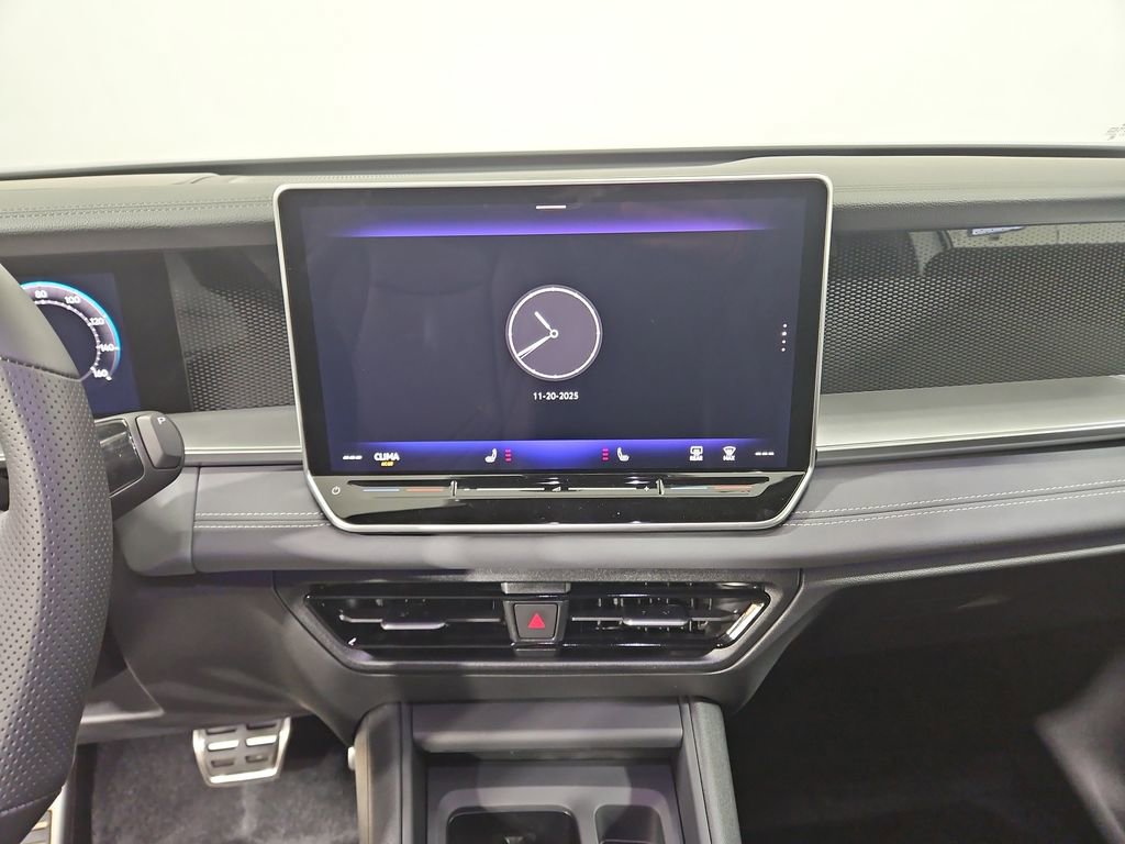 New 2026 Volkswagen Tiguan SE R-Line image 18